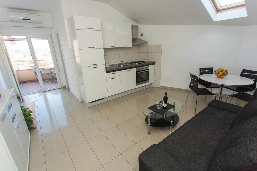 Apartments Little Paradise Trogir Rum bild